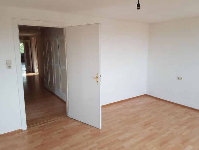 Красива 4,5-кімнатна квартира – Schlafzimmer 1