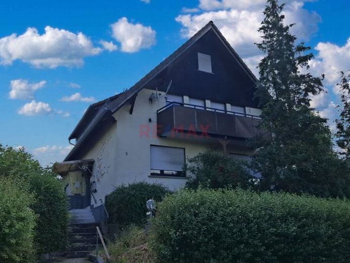 Multi-family house, 3 residential units with garden!!! – Photo 1