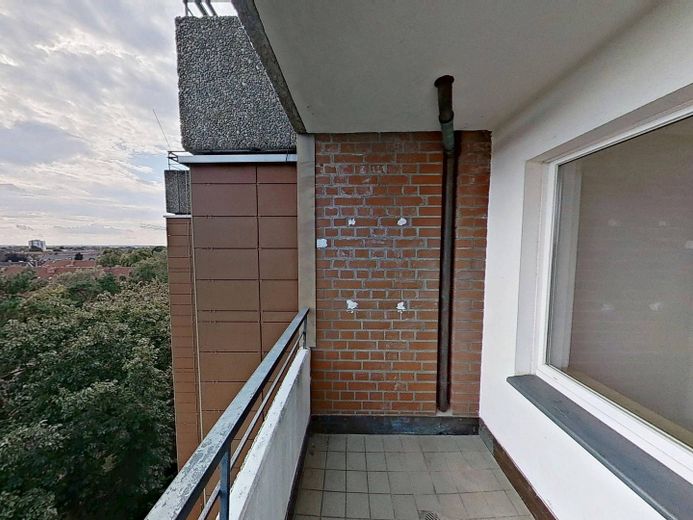 Lübeck-St. Jürgen'de BALKONLU ve harika manzaralı modern 3 odalı daire – Balkon