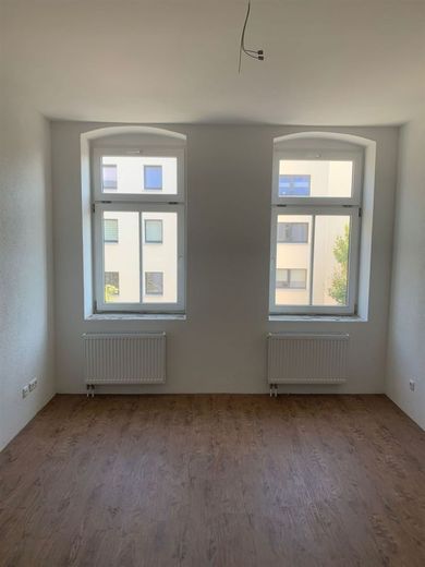 Zweitbezug nach San.! Große3-Zi. mit Einbauküche, Laminat, Lift, Balkon und Wanne! – Kinderzimmer