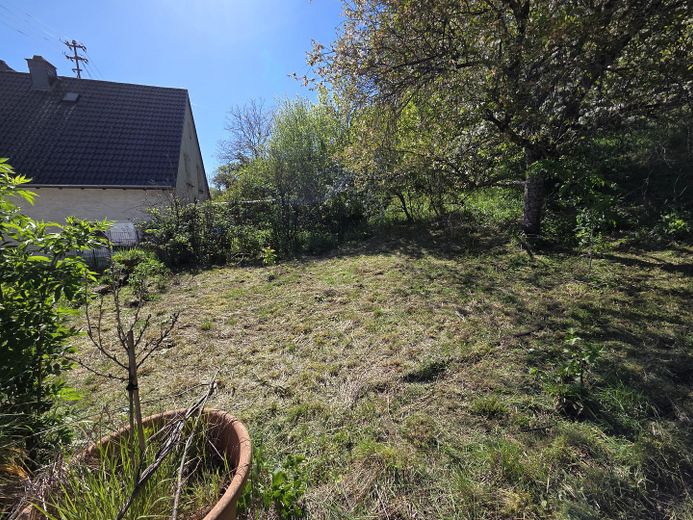 Schönes freistehendes Einfamilienhaus zu verkaufen – Teil des oberen Gartens