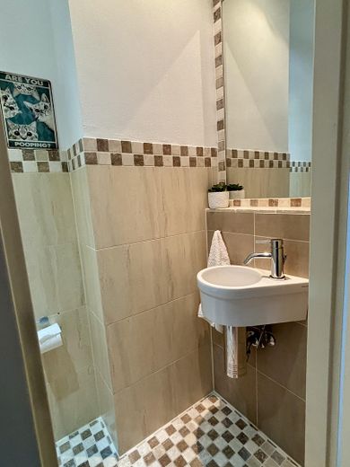 Top renoviertes Reihenmittelhaus mit Garten in Erftstadt - sofort einziehen und wohlfühlen! – Gäste WC