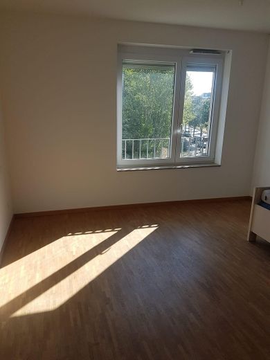 Schöne moderne helle 4 Zi. Wohnung nähe Rebstockbad ohne Provision – Schlafzimmer