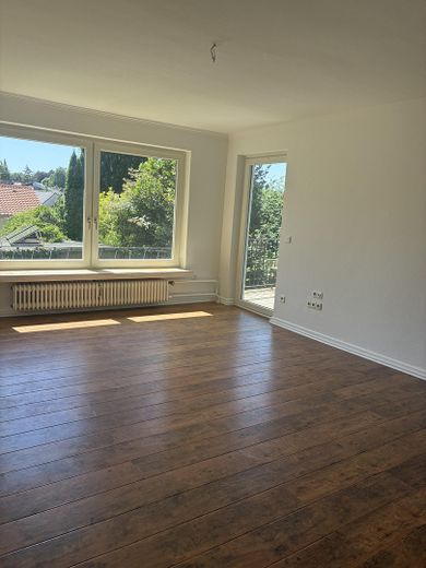 Gepflegte und gemütliche 2Zi Whg mit neuer Küche in ruhiger Lage Pinneberg-Quellental – Wohnzimmer Balkontür