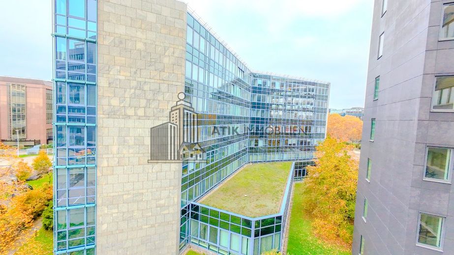 ATIK: Repräsentative Büroflächen im YPSILON OFFICE in verkehrsgünstiger Lage – Drohnenaufnahme