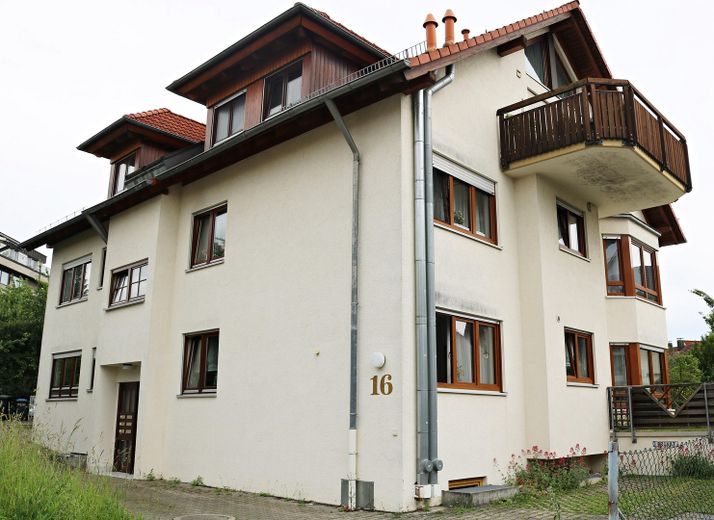 شقة علوية من غرفتين في مبنى من 5 شقق في شتايننبورن – Aussenansicht Mehrfamilienhaus