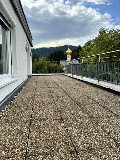 العيش فوق أسطح Baden-Baden – Dachterrasse - Blick Kirche