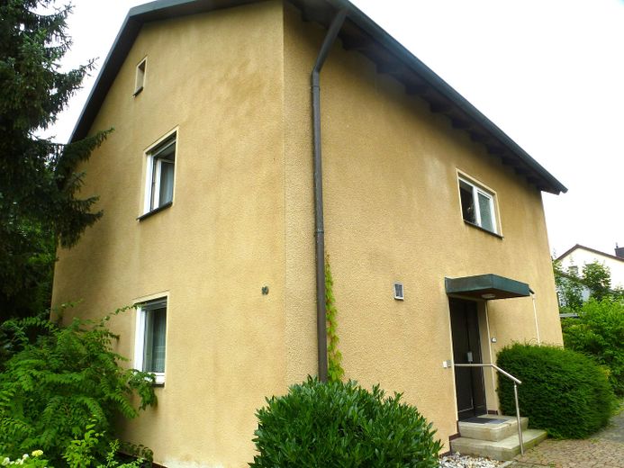 Gepflegtes Einfamilienhaus mit großem Garten – an der Nordseite