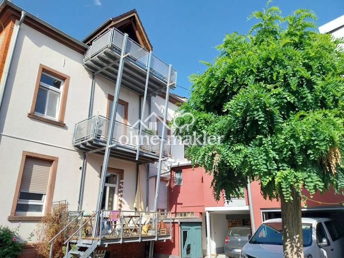 Helle 3,5-Zimmer-Wohnung (96 qm) mit Südbalkon, Garage, saniertem Bad – Foto 1