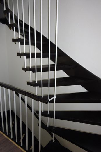 Provisionsfrei von privat: Modernisiertes Reihenhaus mit Garage in Hagen-Ems – Treppe zum Dachgeschoß