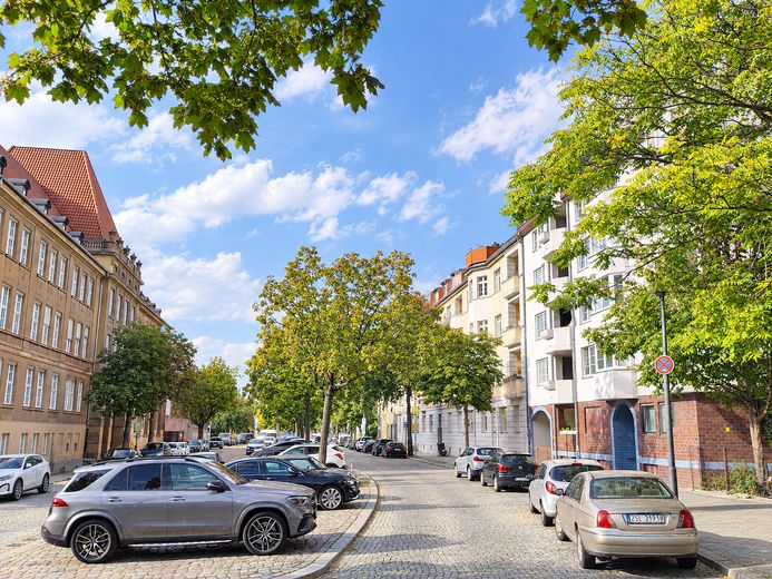 senza commissioni, appartamento di 3 locali ai margini di Berlino, posizione da sogno, terrazze soleggiate – Parksituation Münsinger Straße