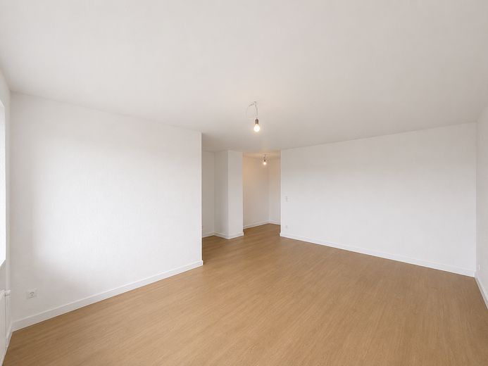 Provisonsfreie Eigentumswohnung im 7. OG – Bonn-Hardtberg | 49,5 m² | Vollrenoviert – Wohnzimmer 