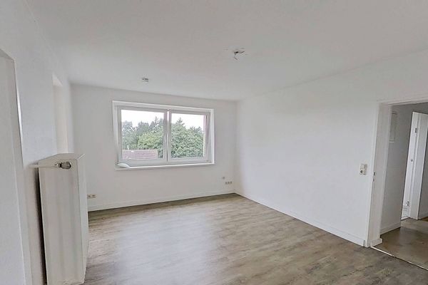 Bien distribuido apartamento de 3 habitaciones con BALCÓN y cocina equipada