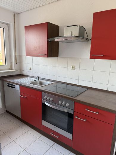 Piso de 3 habitaciones recién renovado con cocina y baño – Foto 5