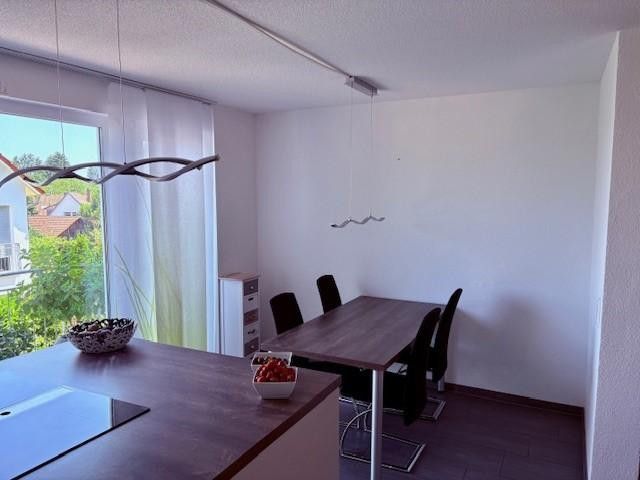 Vivere dove gli altri vanno in vacanza - moderna casa a schiera con una splendida vista sul lago sulla Höri – Küche