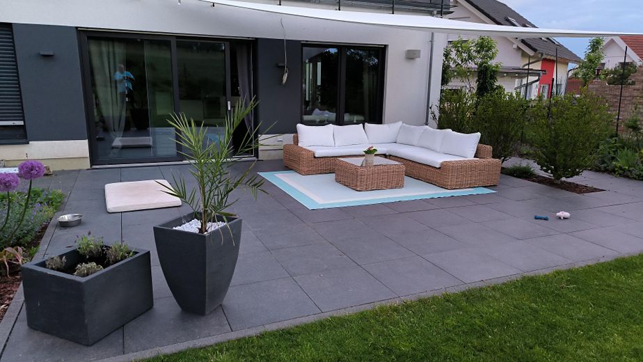 Terrasse mit Sitzgarnitur