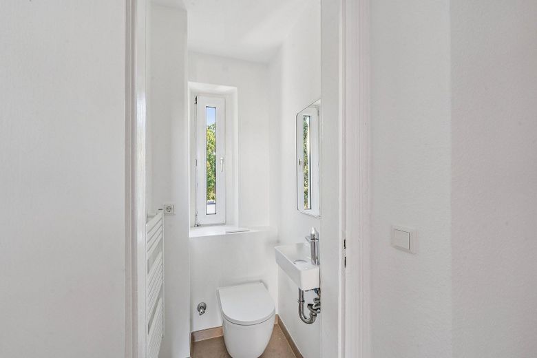 PROVISIONSFREIE renditestarke Kapitalanlage mit Aufteilungspotenzial und modernisierten Wohnungen – Wohnung 2 OG rechts