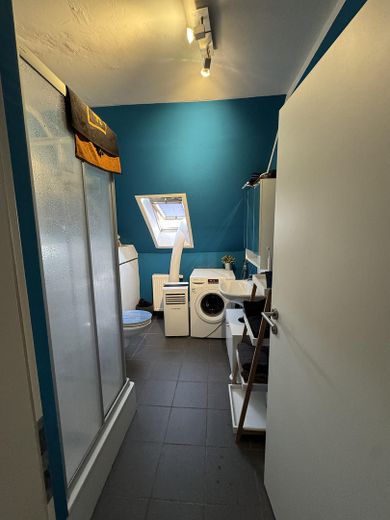 Kapitalanlage: Zwei vermietete Eigentumswohnungen im Gesamtpaket – Bad Wohnung 2
