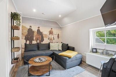 Familienurlaub nahe Greetsiel & Nordsee – 3 Schlafzimmer im historischen Burghaus – फोटो 1