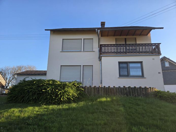 🏡 Freistehendes Einfamilienhaus mit großer Scheune auf 1.674 m² Grundstück – Foto 3