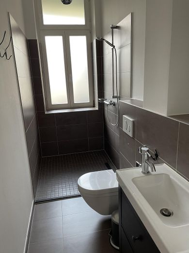 Exklusive, helle 2-Zimmer-Erdgeschosswohnung im Herzen des Jakobviertel - ideal für Singles – Badezimmer