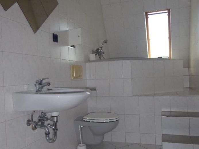 2 Zimmer Dachgeschoss Wohnung in Preißelpöhl... Mozartstraße – Foto 1