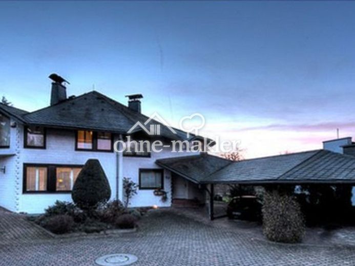 Exklusives Wohnen in Haushälfte mit Weitblick. Leben und Arbeiten auf höchstem Niveau. – Foto 1