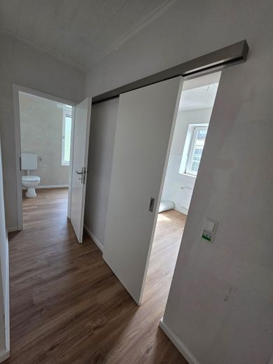 Kernsanierte Altbauwohnung – Flur