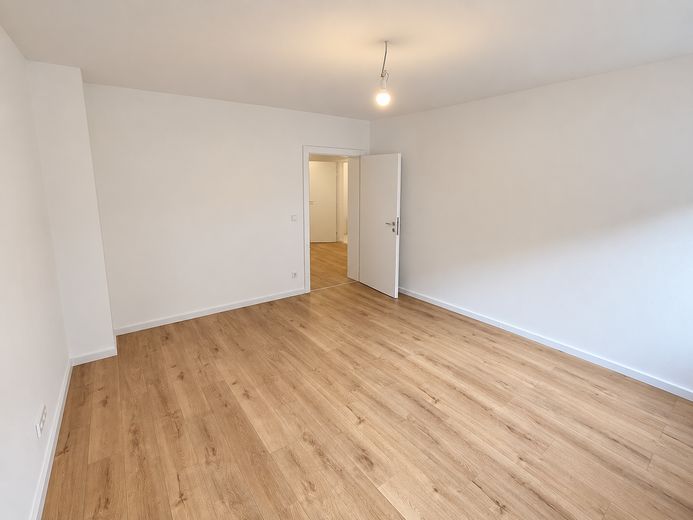 Pierwsze zasiedlenie po remoncie: mieszkanie 2-pokojowe w Heckinghausen – Wohnzimmer 2