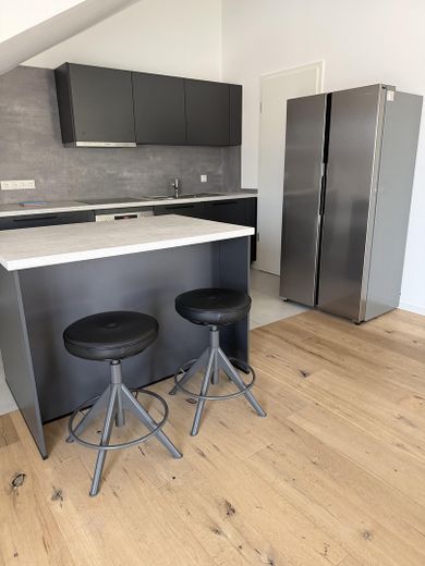 Attico, cucina componibile nuova, posizione AAA vicino all’acqua – Foto 7