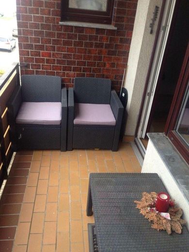 Balkon geht zur Straßenseite