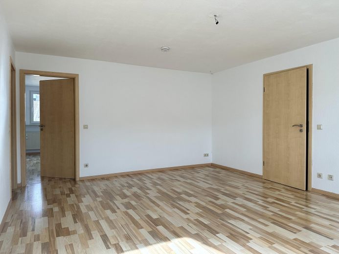 Appartement 4 pièces avec cuisine et garage à Coblence-Sud – Wohnzimmer