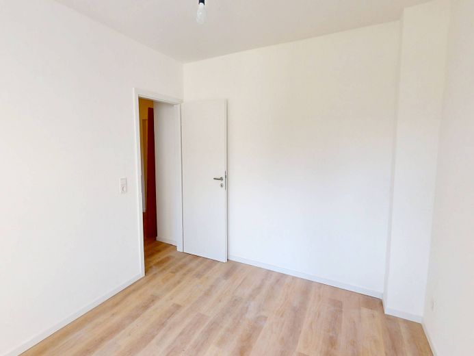 Ici, tout est parfait. | Appartement moderne à louer avec balcon et salle de bains neuve – Ansicht II: Schlafzimmer II