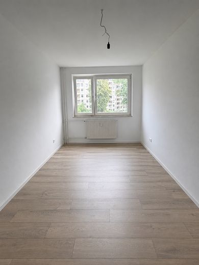 Sanierte lichtdurchflutete 2,5 Zi.-Wohnung in HH-Bramfeld – Foto 2