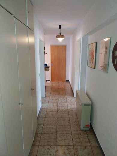 Schöne EG-Wohnung mit Balkon und Einbauküche in guter Lage – Bild 5
