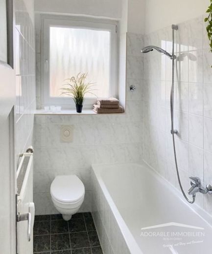 Ansicht Badezimmer 1