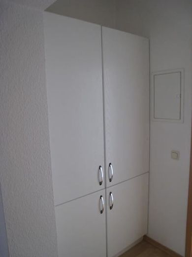 Große 2-Zimmer mit Laminat, Wannenbad, Stellplatz und Balkon in ruhiger Lage! EBK mgl. – IMG_8715