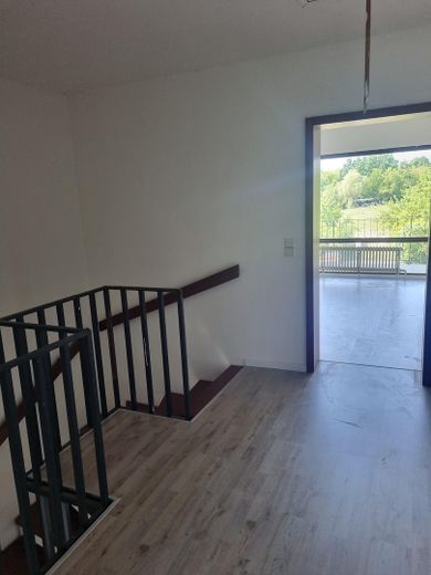 Provisionsfreies Einfamilienhaus in wunderschöner Lage – Flur/Treppenabgang OG