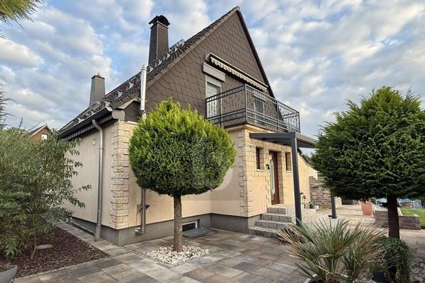 MODERNISIERT MIT WINTERGARTEN & TOP AUSSTATTUNG