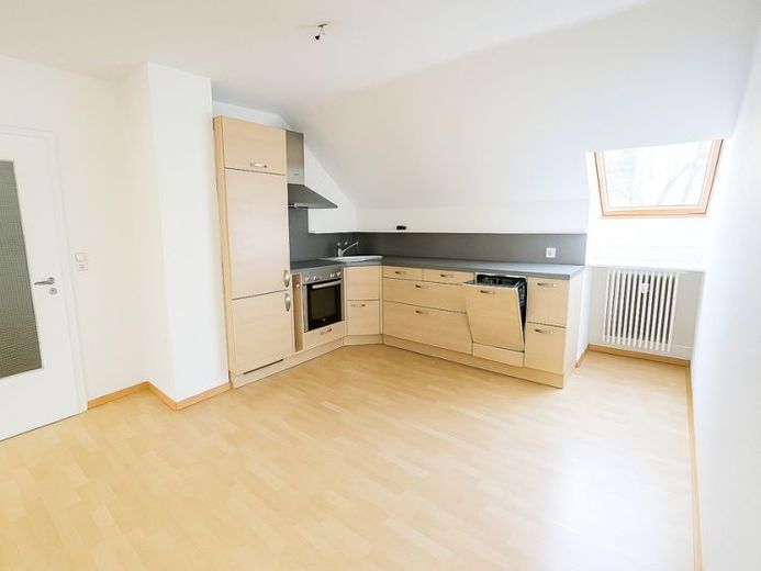 Kaufen & Sofortbezug I 3-Zi-DG-ETW I Südbalkon & Stellplatz I 
Bestlage von Ismaning! – Foto 1