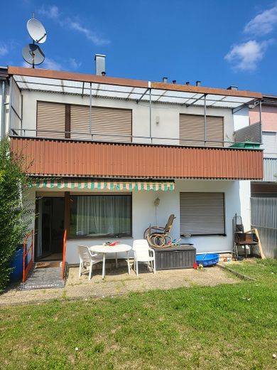 Gepflegtes 3-Familienhaus in Freiberg am Neckar – Ansicht