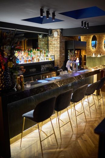 Exklusives Restaurant in Bestlage – Hochwertige Gastronomie mit etabliertem Kundenstamm – Foto 2