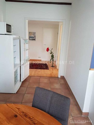 Appartamento di 3 locali, arredato, piano terra, con balcone, posizione centrale a WOB. – a742da165fa3ee2ea78cfac4cd071860555ce391.jpg