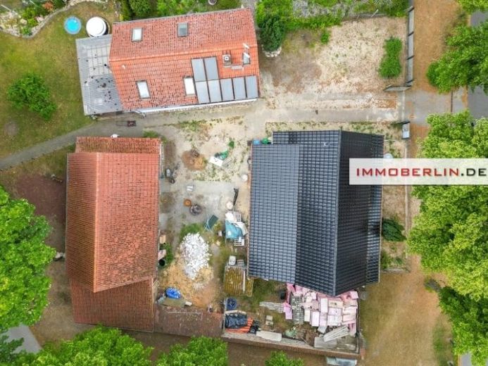 IMMOBERLIN.DE – Działka z ekspozycją południowo-zachodnią, z dwoma domami i garażami, w przyjaznej rodzinom lokalizacji – Zdjęcie 1