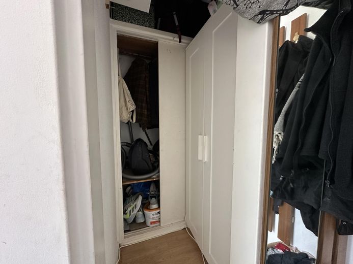 Centralne mieszkanie 2-pokojowe w frankfurckim Ostend z balkonem i EBK – Foto 10