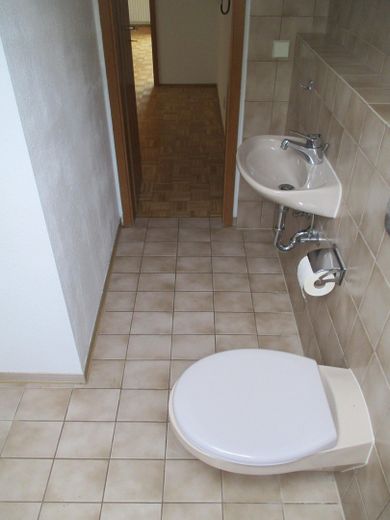 Beilstein, 3 Zimmer DG-Wohnung in bester Aussichtslage – Toilette