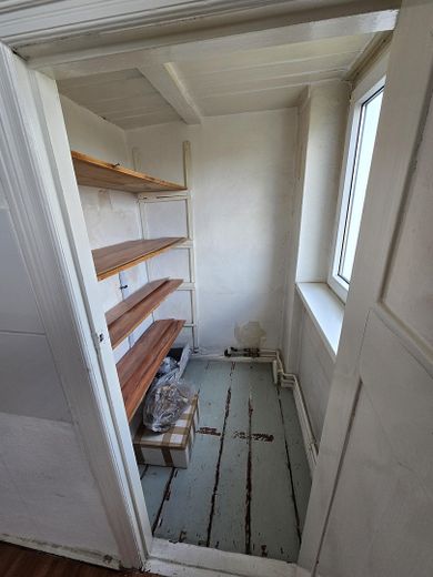 Von Privat 2-Zi Altbauwohnung, Nähe Schloßstraße, vermietet – Küche Abstellraum