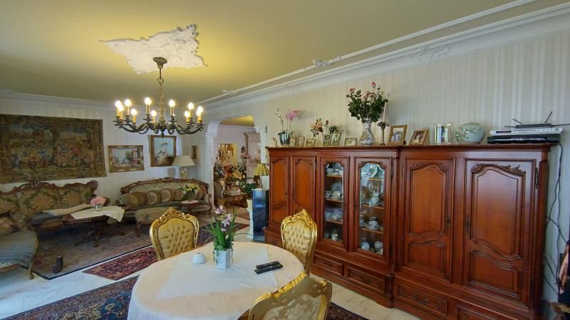 Luxuriöses Wohn-/Geschäftshaus in einer der besten Lagen von Frankenthal (ca. 800m² Fläche) – Wohnzimmer