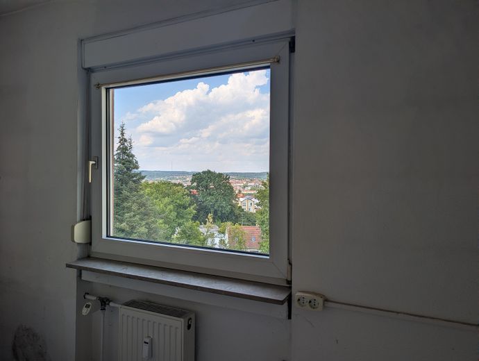 3 ЗКВ на Bellevue у Саарбрюкені – Küche mit Ausblick