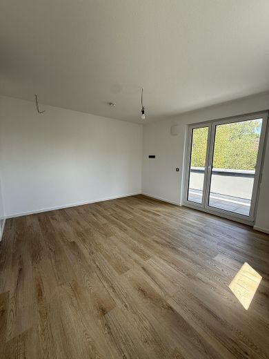 İlk kullanım: Gömme mutfaklı, yüksek kaliteli yeni binada özel penthouse 1 odalı daire – Wohnen und Schlafen